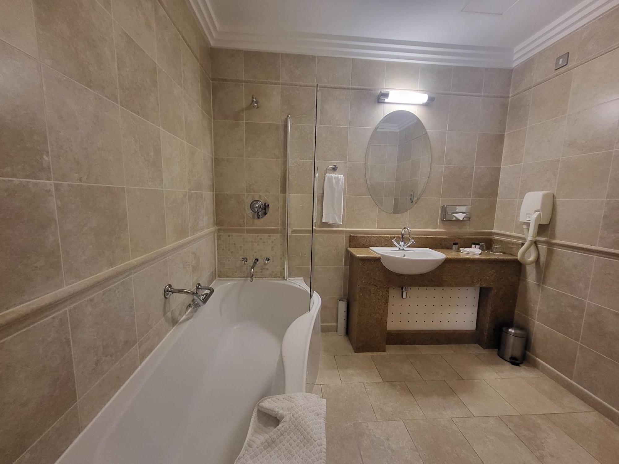 Lawlors Hotel Naas Dış mekan fotoğraf