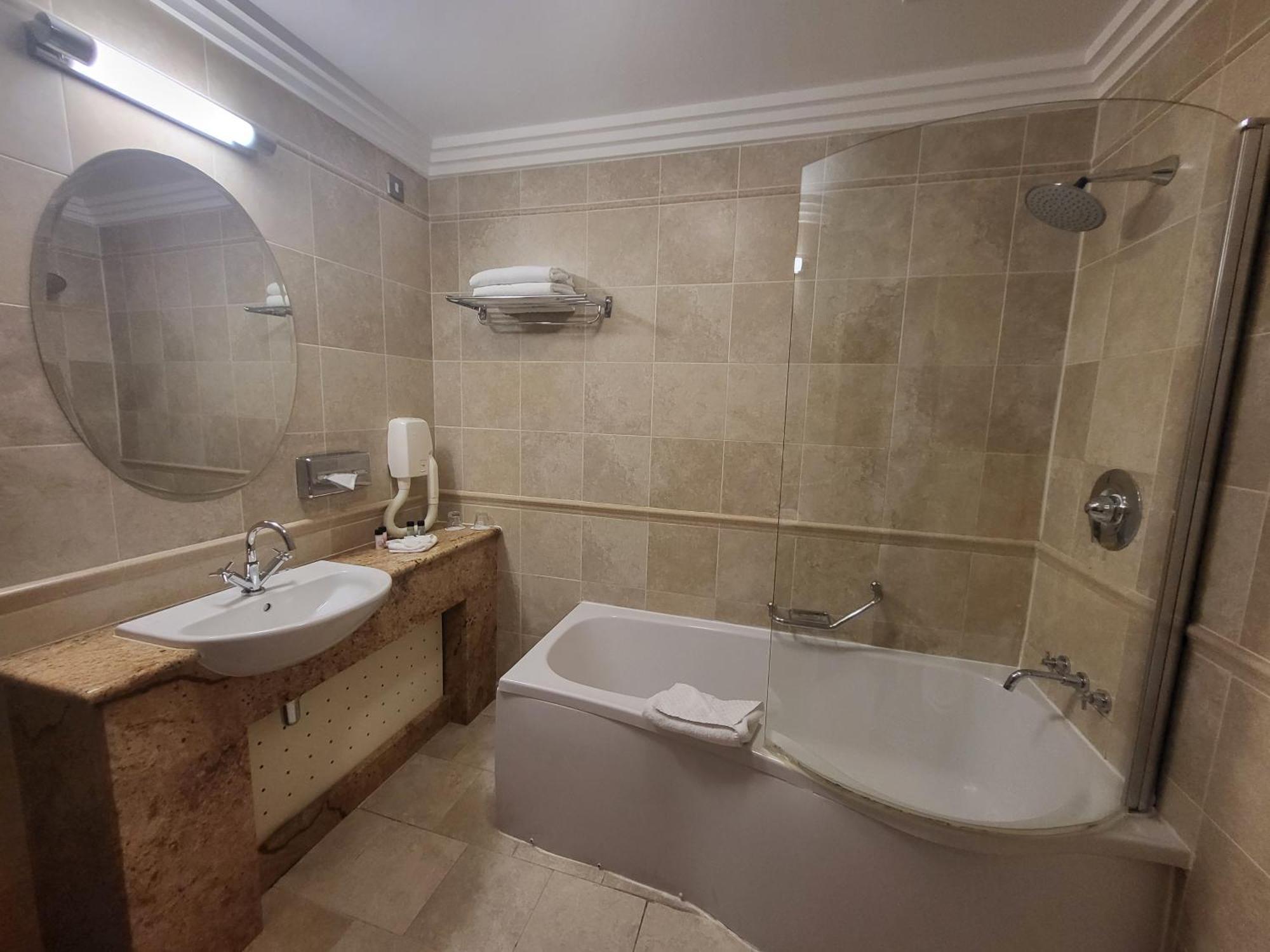 Lawlors Hotel Naas Dış mekan fotoğraf